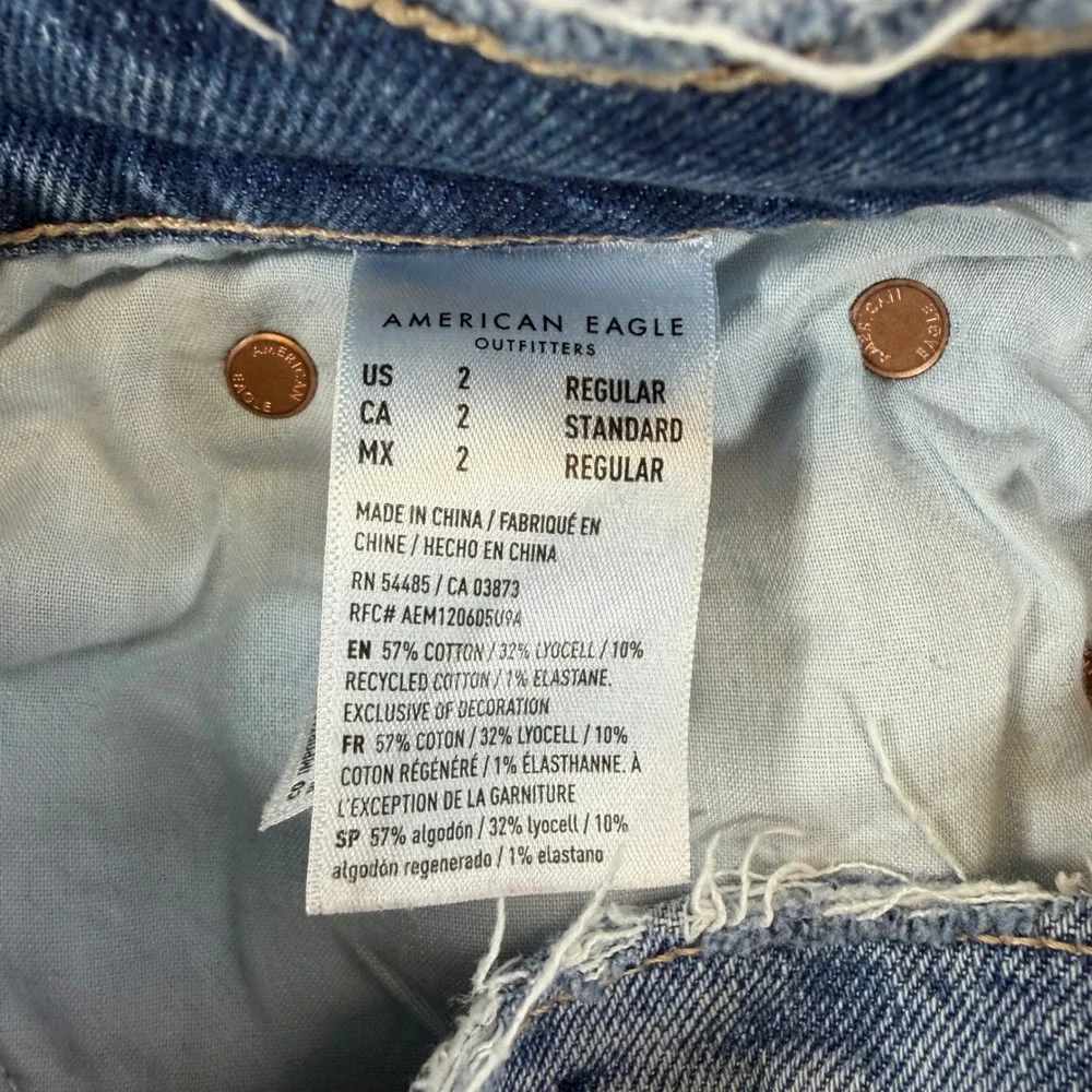 American‎ Eagle High Rise Cropped Straight Jeans Women's 2 Reg Blue Distressed